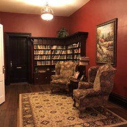 Green Mansion Bed & Breakfast - Remembering a time when we use to just sit and read