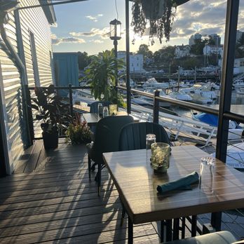 The Water’s Grill - Cocktail Bars Near Me - New Rochelle, New York