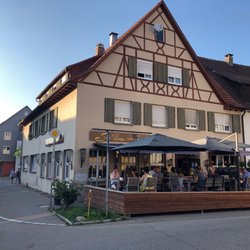 Sai Thai - Restaurant mit Sitzplätzen draussen