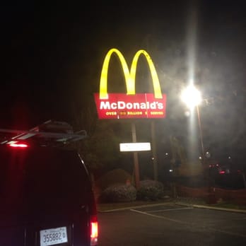 McDonald's - The Golden Arches - Fast Food Near Me - Round Lake Beach, Illinois