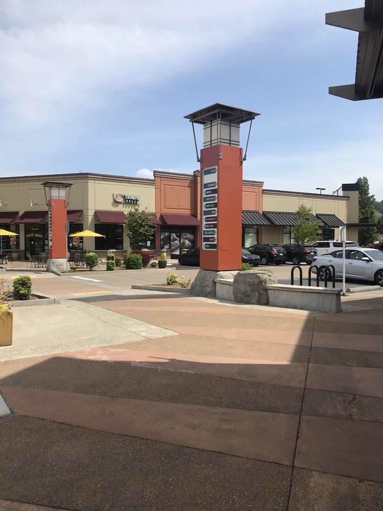 ISSAQUAH COMMONS Updated May 2026 705975 NW Gilman Blvd, Issaquah