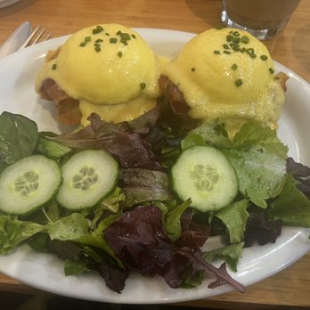 Starving Artist - Waffle Benedict - Canadian (New) Near Me - Toronto, Ontario