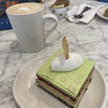La Roux - Pear and champagne cake - Bakeries Near Me - Victoria, British Columbia La Roux - Pear and champagne cake - Bakeries Near Me - Victoria, British Columbia