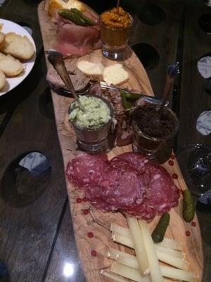 Champagne+Fromage by null