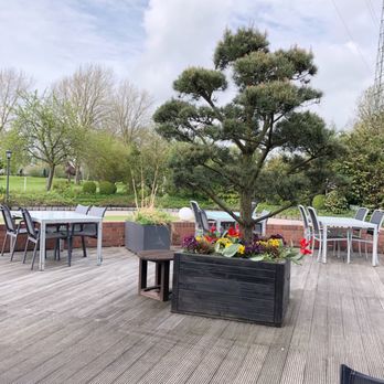 LODGE - Terrasse / Terrace - German Near Me - Pinneberg, SH