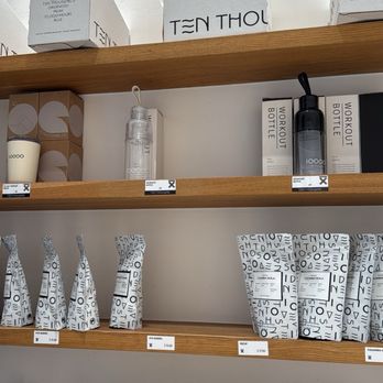 Ten Thousand Coffee - Inside - Coffee & Tea Near Me - New York, New York Ten Thousand Coffee - Inside - Coffee & Tea Near Me - New York, New York