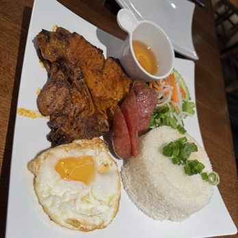 HOT Com Tam - Pork chop com tam - Vietnamese Near Me - Westminster, California