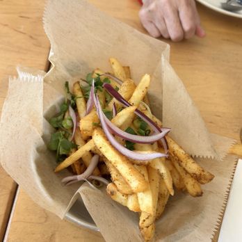 Mee Dee Thai Kitchen - Tom yum fries - Thai Near Me - Los Angeles, California