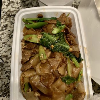 Nokki Thai Kitchen - Pad-See-Ew with Beef - Thai Near Me - Fontana, California
