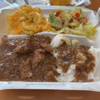 Hattie Marie's Cafe - Beef tips with cabbage and macaroni - Soul Food Near Me - Cantonment, Florida