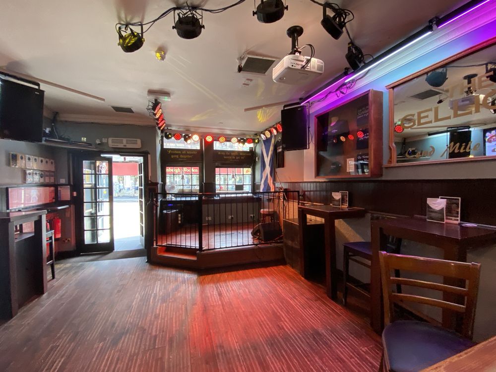 Gellions Bar