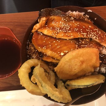 Red 8 - Salmon donburi - Sushi Bars Near Me - Lehi, Utah