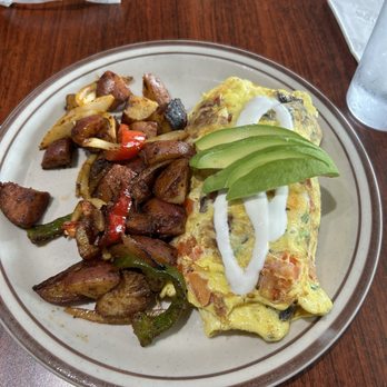 Mimosas Cafe - California Omelette w/ Country Potatoes - Breakfast & Brunch Near Me - San Jose, California