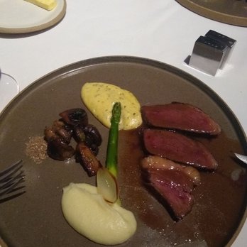 L'etoile - Steak, bernaise, mushrooms, asparagus - French Near Me - Rio de Janeiro, RJ L'etoile - Steak, bernaise, mushrooms, asparagus - French Near Me - Rio de Janeiro, RJ