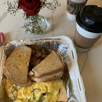 Corner Cafe - Breakfast & Brunch Near Me - Newport, Rhode Island