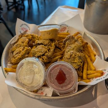 Cap't Loui - Softshell crab with Cajun fries - Seafood Near Me - Cupertino, California