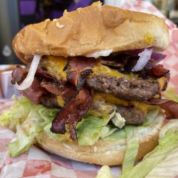 Shoestring - Double cheeseburger with pastrami - American Near Me - Placerville, California