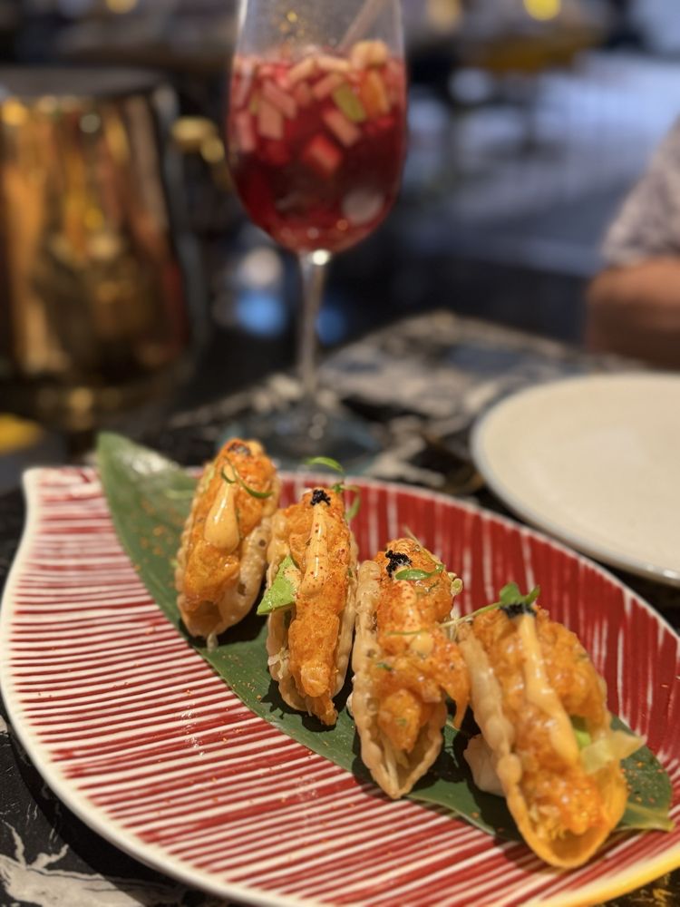 Food from Ceviche 105