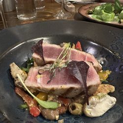 Fuoro 51 - Pan-seared tuna
