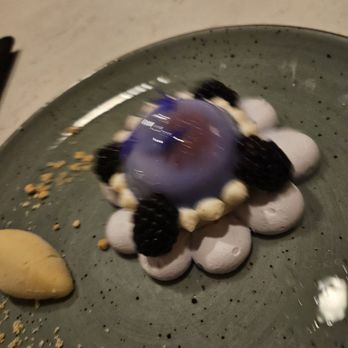 Honeyrose Hotel Montreal A Tribute Portfolio Hotel - Pavlov dessert wonderful - Hotels Near Me - Montreal, Quebec Honeyrose Hotel Montreal A Tribute Portfolio Hotel - Pavlov dessert wonderful - Hotels Near Me - Montreal, Quebec
