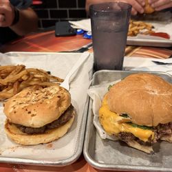 Cutter's Bar & Grill