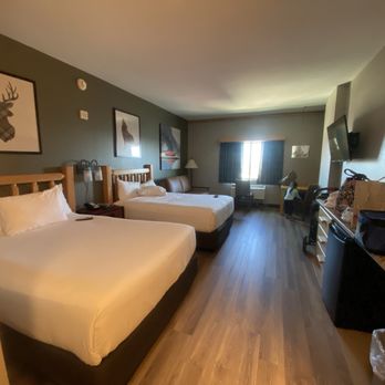 Great Wolf Lodge - Family suite - 2 queen beds and sofabed - Water Parks Near Me - Garden Grove, California Great Wolf Lodge - Family suite - 2 queen beds and sofabed - Water Parks Near Me - Garden Grove, California