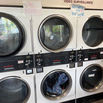 Merry Mart & Laundromat - No Folding!!! - Convenience Stores Near Me - Missoula, Montana Merry Mart & Laundromat - No Folding!!! - Convenience Stores Near Me - Missoula, Montana