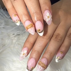 Ana Hair & Nails