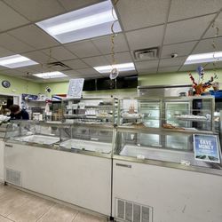 Four Seasons Ice Cream - Inside