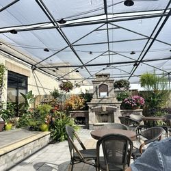 Blüm Coffee Garden - Outdoor seating