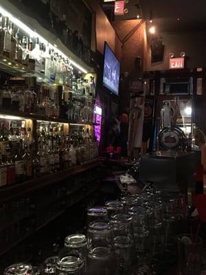 Mo's Bar & Lounge by null