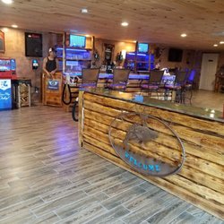 Lakeside Liquor & Lounge - Full lounge