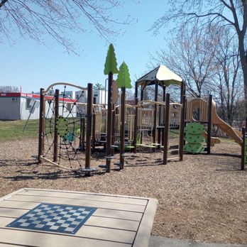 McEwen Park - Play structure - Parks Near Me - Ottawa, Ontario