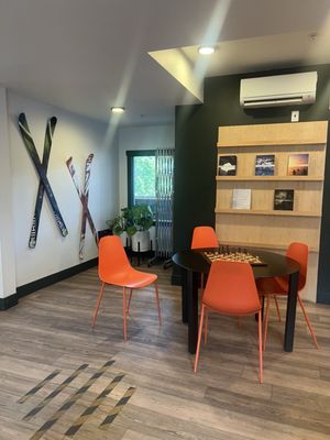 LOGE Leavenworth Downtown by null