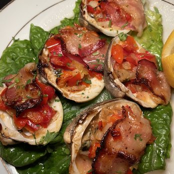 Tre Scalini Restaurant - Vongole Casino - Italian Near Me - New Haven, Connecticut Tre Scalini Restaurant - Vongole Casino - Italian Near Me - New Haven, Connecticut
