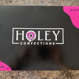 Assorted box of six 140-layer donuts