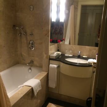 Sheraton Warsaw Hotel - Bathroom - Hotels Near Me - Warszawa, Massachusetts Sheraton Warsaw Hotel - Bathroom - Hotels Near Me - Warszawa, Massachusetts