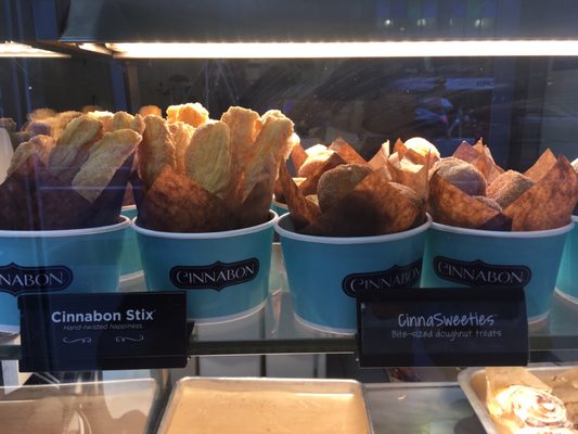 Auntie Anne's by null