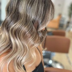 The Mane Room Salon & Spa