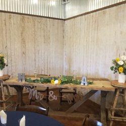 Two Pines Venue - Murphree Ranch: bride and groom's table