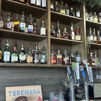 The Hub Eats & Drinks - Great selection - Sports Bars Near Me - Fresno, California