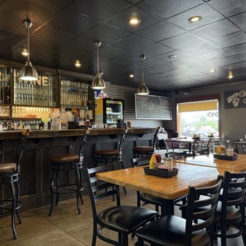 Rulu’s 66 Bar and Grill - Bar area - American Near Me - Williams, Arizona