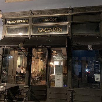 Sagardi Cozinheiros Bascos - Outside view. A block up from the Duoro River in Rush Sao Joao - Restaurants Near Me - Porto, 13