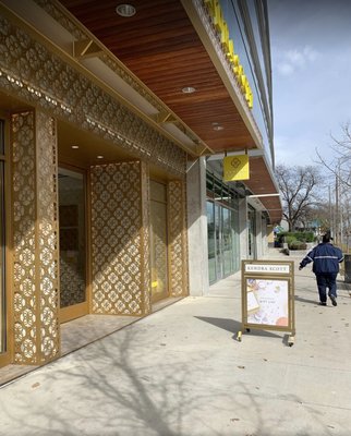 Kendra Scott by null