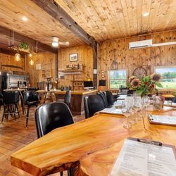 Barnstormer Winery - Beautiful interior tasting room.
