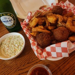 Shrimp plate with fries & hush puppies Shrimp plate with fries & hush puppies