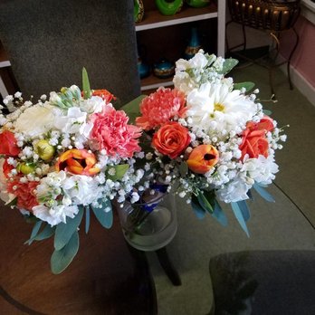 Pittsburg Florist - Last but not less, Vanessa created these beautiful bouquets for the bridesmaid and matron of honor. Thank you for a wonderful job well done! - Florists Near Me - Pittsburg, California