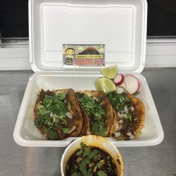 Chabelita Tacos & Antojitos - Queso birria