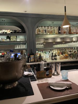 Sandro's by null