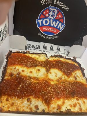 D-Town Pizzeria by null